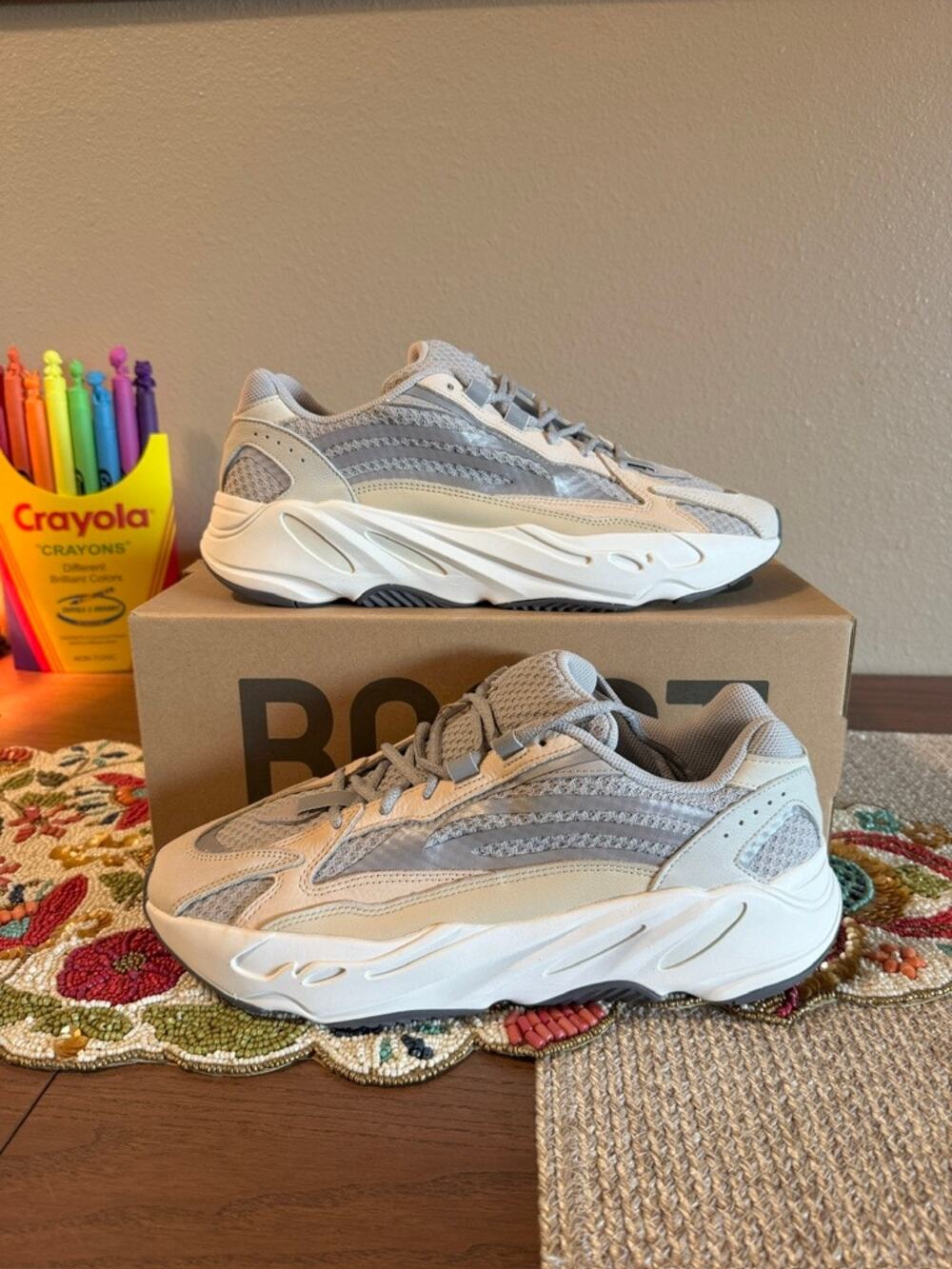 adidas Yeezy Boost 700 Cream GY7924 Salt Static Analog Wave Runner Hospital